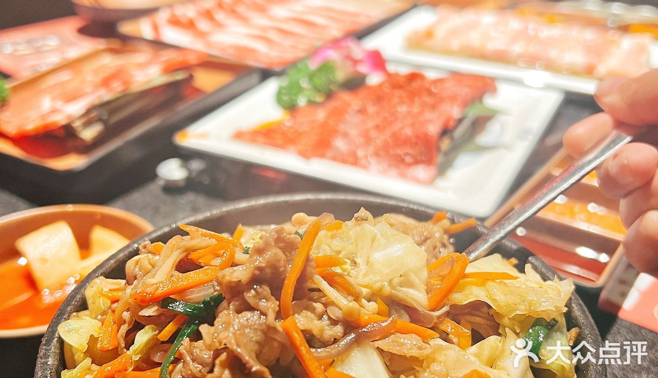 中华广场这个烤肉真好吃，团购套餐还优秀！