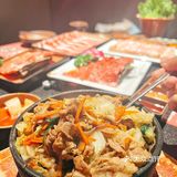 中华广场这个烤肉真好吃，团购套餐还优秀！