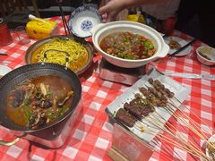 -罗霸蛮老岳阳大排档·鲜货烧烤·土吊子煨砂锅烧菜