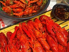 -肥肥虾庄·金牌油焖大虾(汉街SKP店)