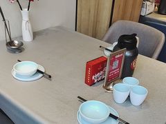 -有红鸡毛店·川菜(建设路店)