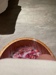 -AURAS璈然科技护肤中心