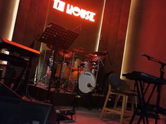 -TZ House音乐现场(来福士中心店)