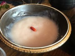 -老牌坊云南鱼豆花火锅(哈西万达店)