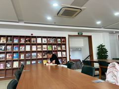 -上海市静安区图书馆(新闸路馆)