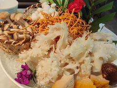 -澳美徕·港式花胶鸡火锅(高新万达店)