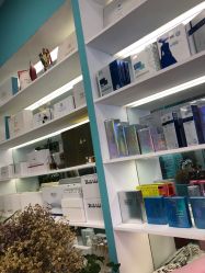 -斐尔国际皮肤管理中心