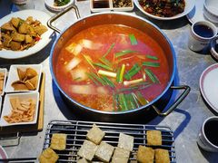 -野山舂·贵州现舂酸汤牛肉(民生路店)