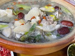 石橄榄炖鸡-洪大厨鸡煲(福田店)