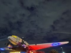 -席娜卡琳火车铁道夜市