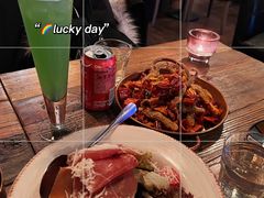 -SISTERS BAR RESTAURANT川意酒馆(嘉善老市H楼店)