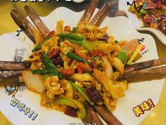 -三亚火车头万人海鲜广场