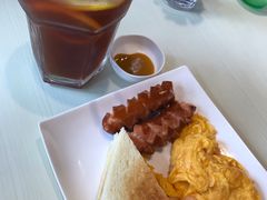 什么肠虾仁炒蛋配牛油西多士-公仔堂港式茶餐厅(西村店)
