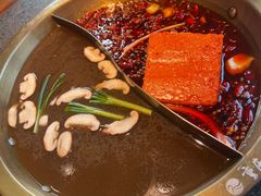 -小天鹅火锅·一线江景洪鼎旗舰店(洪崖洞店)