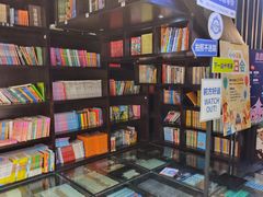 -钟书阁(松江泰晤士小镇店)