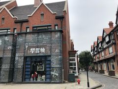 -钟书阁(松江泰晤士小镇店)