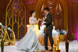 -Flora婚纱礼服定制租赁店