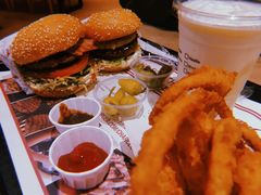 -The Habit Burger Grill 哈比特汉堡(爱琴海店)