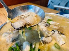 海蛎子酸菜锅-小船渔村•大连菜•大连焖鱼(明泽街店)