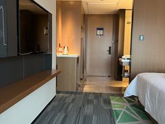 -深圳宝安体育馆希尔顿欢朋酒店