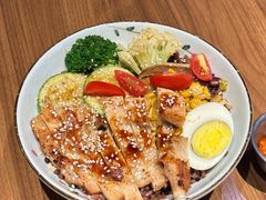 -POKEE VIA&Brunch·维娅(重庆来福士店)