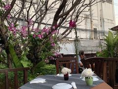 -Dash Teak House