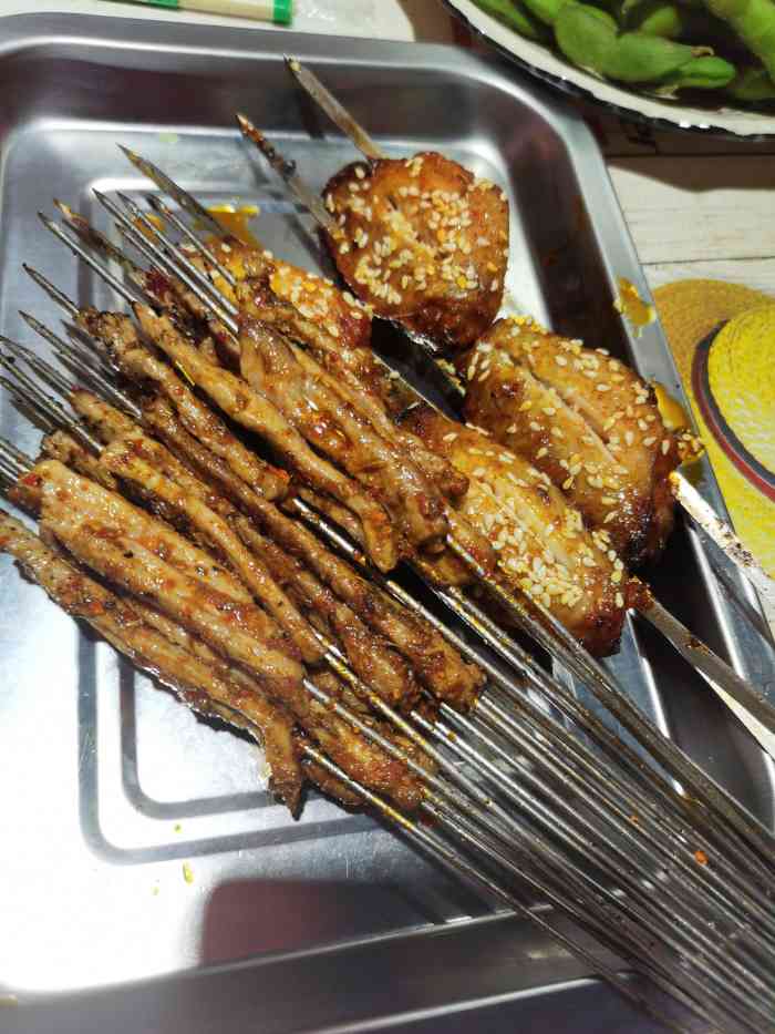 阿亮烧烤-"跟媳妇一起来的,菜量,肉串都很大,味道也."-大众点评移动版