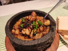 石锅杭椒牛蛙-桂满陇·杭州饭店(清河万象店)