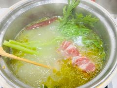 -百品聚旋转火锅(万德庄店)