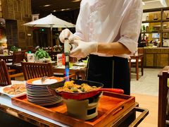 自助取餐区-融信华邑酒店·鲜艳西餐厅