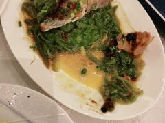 特色水煮无骨鲫鱼-酌宴府The China Club·广州万富希尔顿酒店(云城东路店)