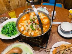 -老滇山寨•云南特色菜•地方菜•民族风情歌舞表演(金碧店)