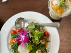 -Chom Cafe and Restaurant