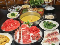 -鲜入唯煮·港式海鲜牛肉火锅(金宝街店)
