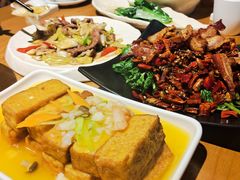 -隔壁老王·家常云南菜(花巷店)