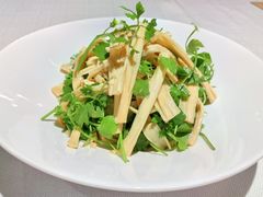 芹菜苗拌腐竹-旺顺阁鱼头泡饼(小红门店)