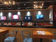 大堂-渝是乎酸菜鱼(龙旗购物中心店)