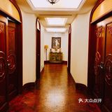 阳光房有景观位，很适合小聚或宴请