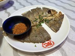 武昌鱼-肥肥虾庄·金牌油焖大虾(首义路店)