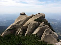 飞来石-天柱山风景区