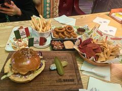 -Famous肥猫墨西哥音乐餐吧(五棵松华熙LIVE店)