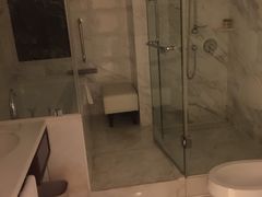 -深圳富苑皇冠假日套房酒店