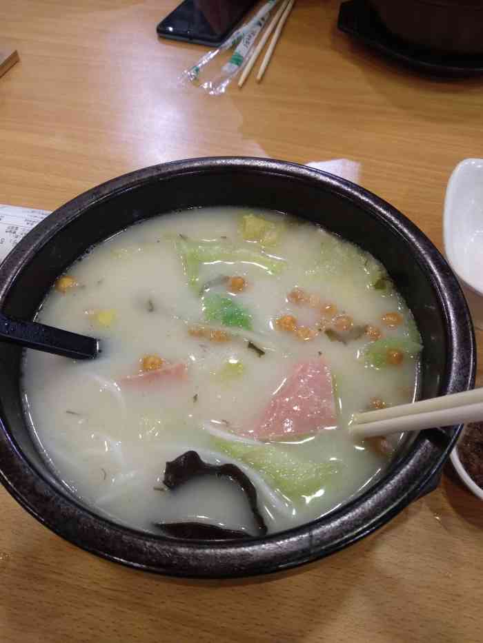 十秒到过桥米线(陆家嘴店)-"地址在陆家嘴负一楼,美食广场里, 之前.