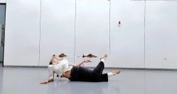 -单色舞蹈