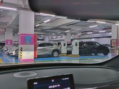 -新世界新丸中心-地下停车场