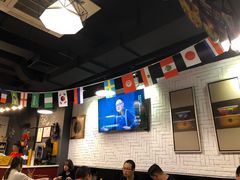 大堂-長壹旋转烤吧 农家鸡火锅
