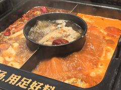 -老牌坊云南鱼豆花火锅(哈西万达店)
