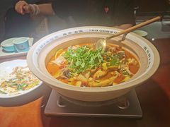 -魏铭鱼头捞饭(晋阳路店)