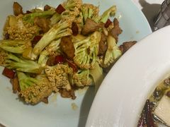 -荷花亭·湖北融合菜(中商广场店)