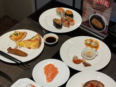 -大中华希尔顿酒店-念自助餐·嗨啤·小龙虾